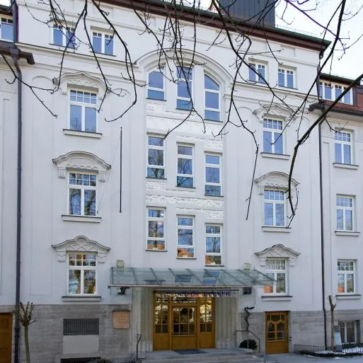 Clinic Dr. Decker