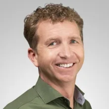 Dr. Alexander Hacker MSc. MSc. MSc.