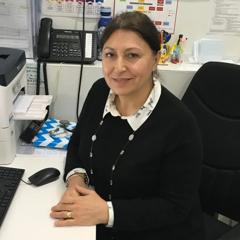 Dr Alisha Selleck