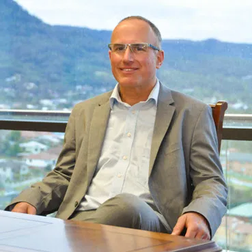 Dr Allan Mekisic