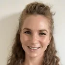 Dr Amanda Shelton
