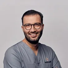 Dr. Arash Razavi