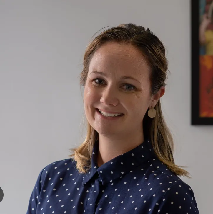 Dr Ayesha Everitt