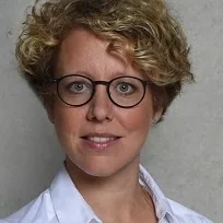Dr. Dr. Christine Benter