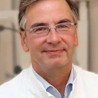 Dr. med. Dirk Genée