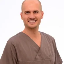 Dr. med. dent. Felix Vales
