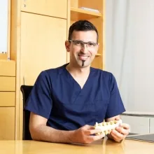 Dr. med. Frederick Hekmat Daher