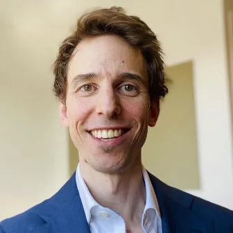 Dr Glen Guerra
