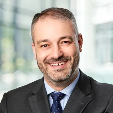 Dr Hugo Fernandes