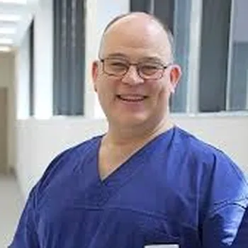 Dr Iain Skinner