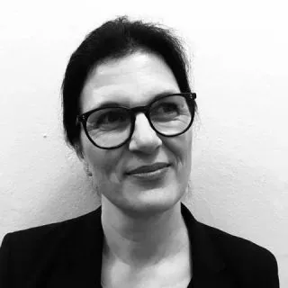 Dr. Iris Pinnow