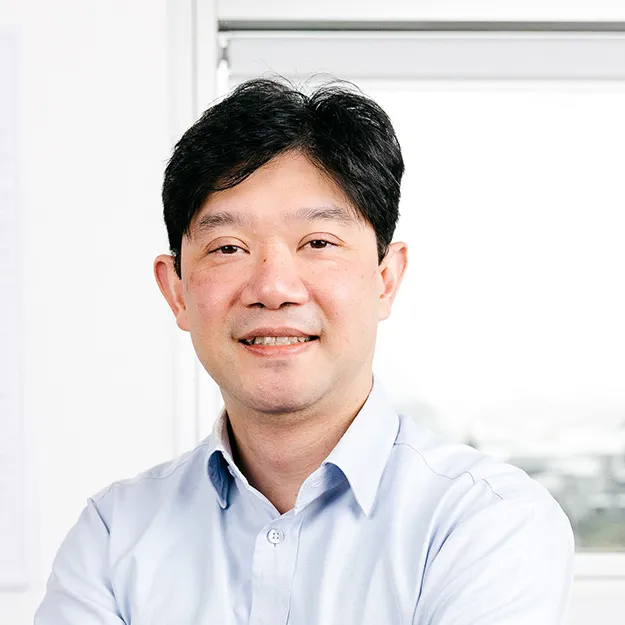Dr James Tunggal