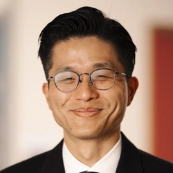 Dr John Nik Ding