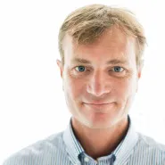 Dr Kenneth Faulder