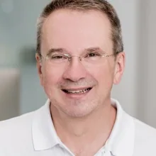 Dr. Lorenz Czell