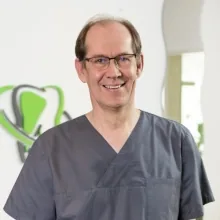 Dr. med. dent. Manfred Tumbrägel