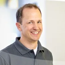 Dr. med. dent. Tim Theil