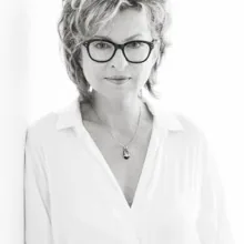 Dr. Zsuzsanna Linde-Krakowsky